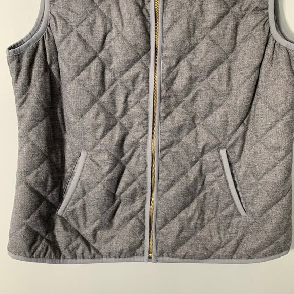 Old Navy thin lightweight gray quilted full zipper fall winter sleeveless vest - Picture 5 of 10